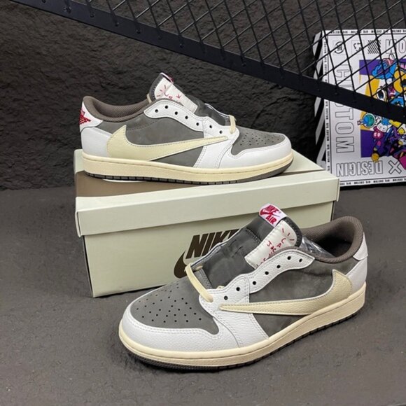 Jordan 1 Low OG x Travis Scott Reverse Mocha - Picture 1 of 9
